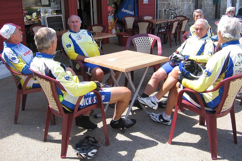 2011-06-16 44 Glomel - Cafe pour se donner du nerf.jpg